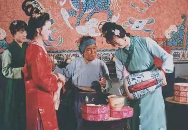 刘姥姥人物形象