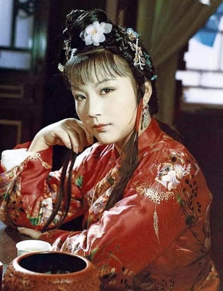 史湘云和贾宝玉的关系