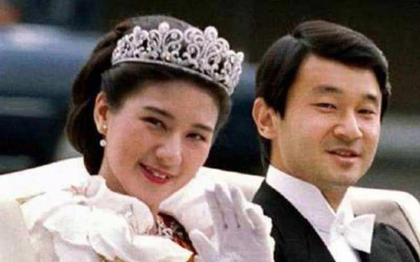 为什么日本天皇可以延续千年