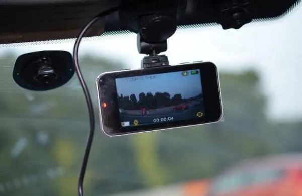 车上买什么东西最实用