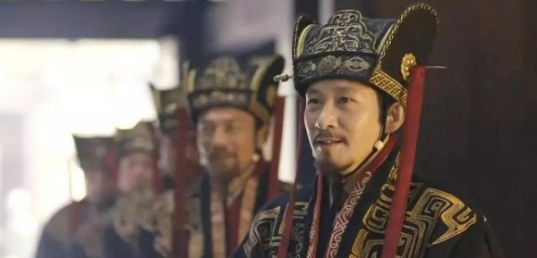 曹操给荀彧的空盒子是什么意思