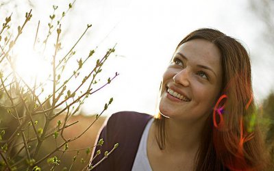 为何有酒窝的女人很少 那些有酒窝女孩代表什么意思