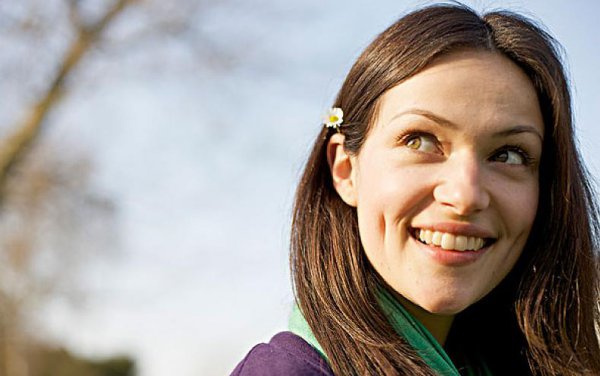 为何有酒窝的女人很少