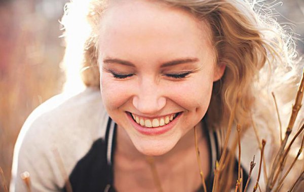 为何有酒窝的女人很少