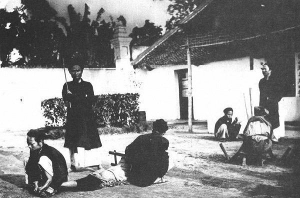 古代脱裤子打屁股受罚