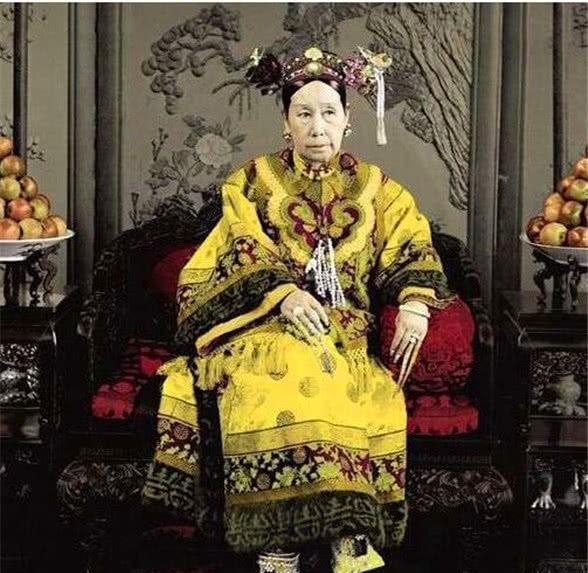 当时孙殿英带领的军队要多猖狂