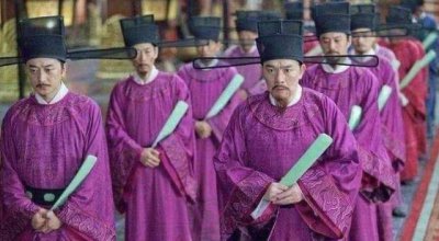 汉武帝为削弱相权所采取的措施 通过什么削弱宰相势力