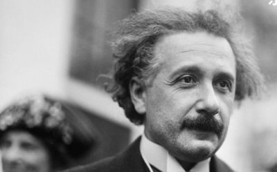 爱因斯坦说宇宙一切都是被设计好的 发现了宇宙终极秘密