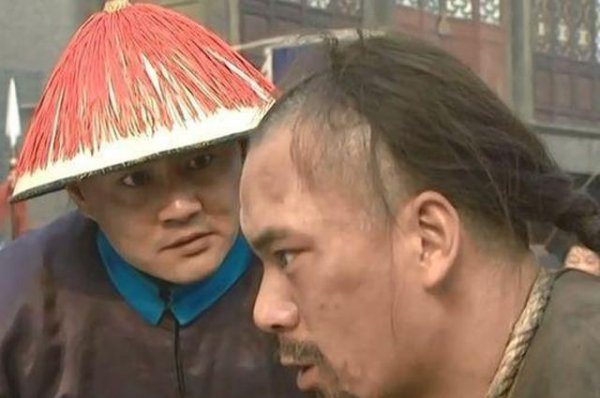 张五哥为什么要去给十三爷守墓