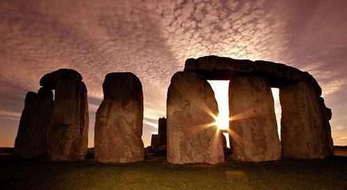 地球上第一个人类是怎么来的