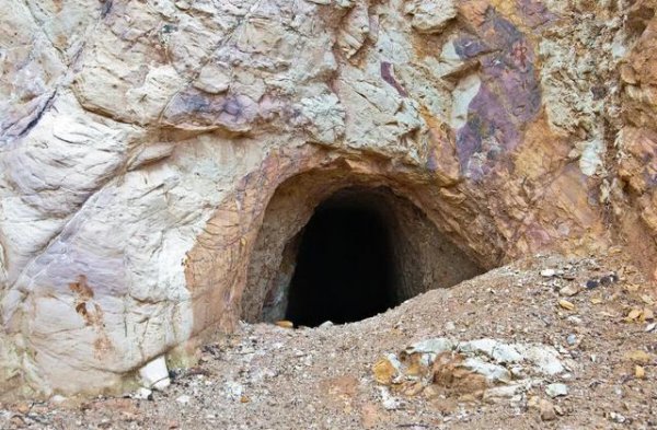 在山洞生活130天证明时间不存在