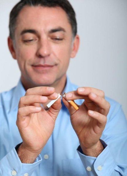 烟灰缸里永远不要倒水的说法