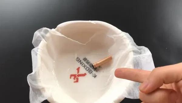 烟灰缸里永远不要倒水的说法