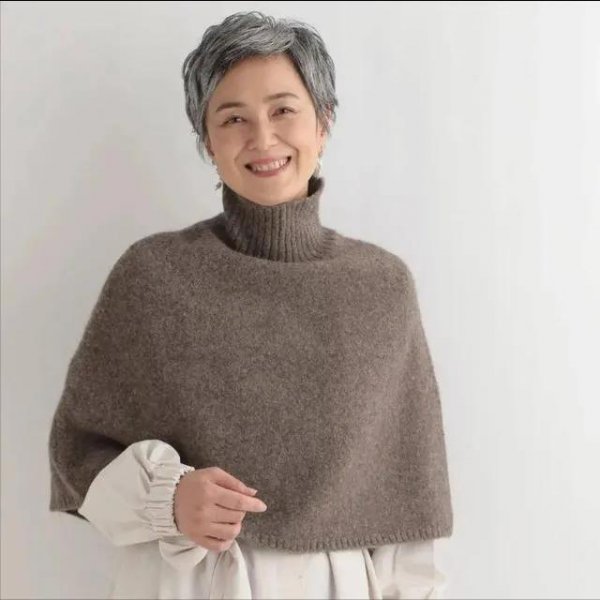 60岁满头白发染发漂亮吗