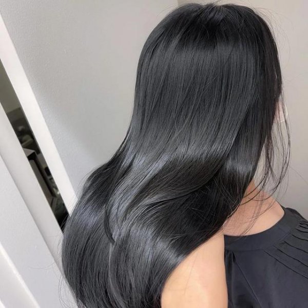 染头发黑茶色和蓝黑色哪个更好看