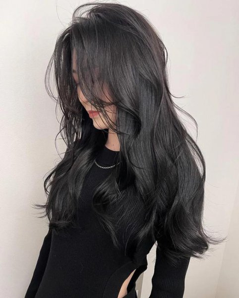 染头发黑茶色和蓝黑色哪个更好看