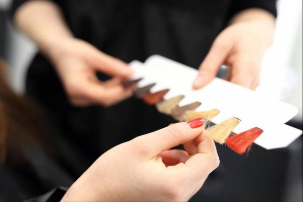 第一次染发什么颜色比较好