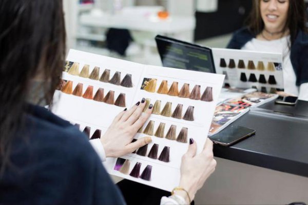 第一次染发什么颜色比较好