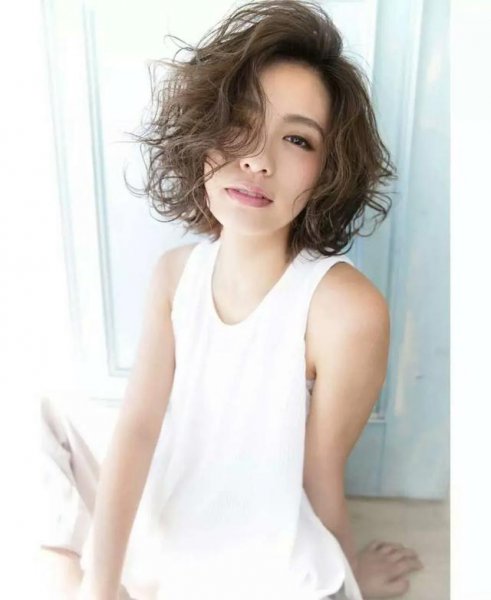 40多岁女人适合什么发型好看