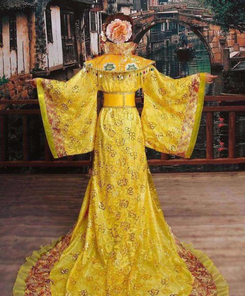 古人的衣服拖在地上不怕脏吗