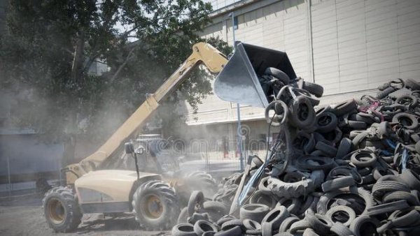 美国修路时为什么要把轮胎埋进去