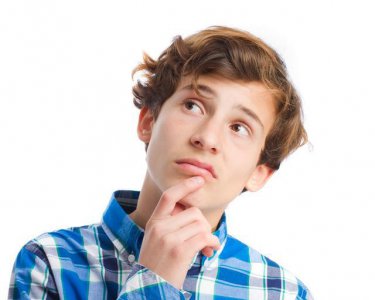 扔旧衣服鞋子需要剪坏吗 旧衣服剪烂扔垃圾桶的讲究