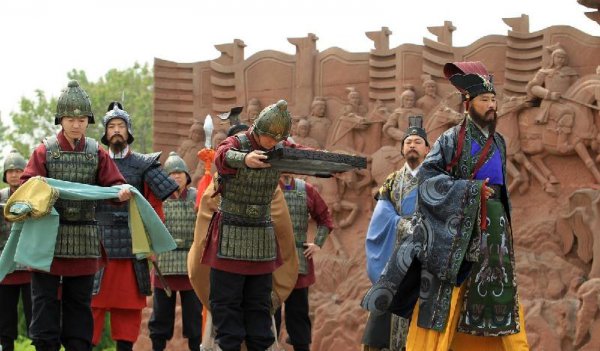 王允是哪个朝代的人