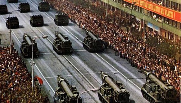 苏军为什么不保苏共