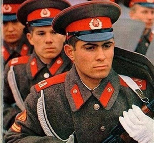 苏军为什么不保苏共