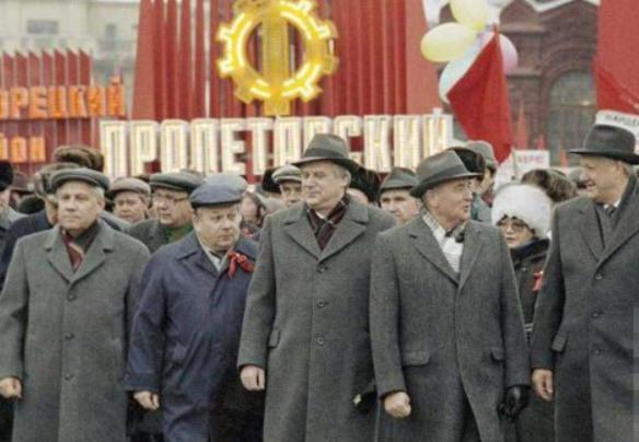 叶利钦和戈尔巴乔夫的关系