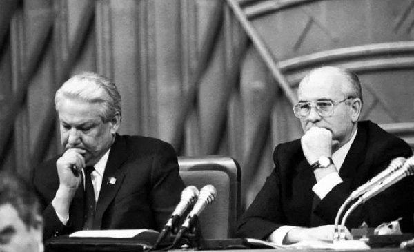 叶利钦和戈尔巴乔夫的关系