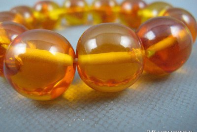 琥珀怎么鉴定真假图解 怎么样鉴定琥珀的A级真伪