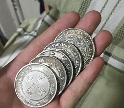 一块银元现在值多少人民币