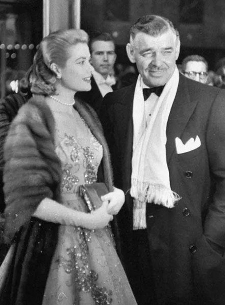 摩纳哥王妃格蕾丝真实故事