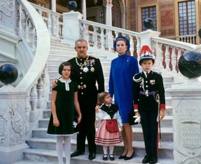 摩纳哥王妃格蕾丝真实故事