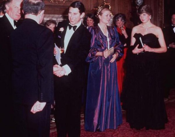 摩纳哥王妃格蕾丝真实故事