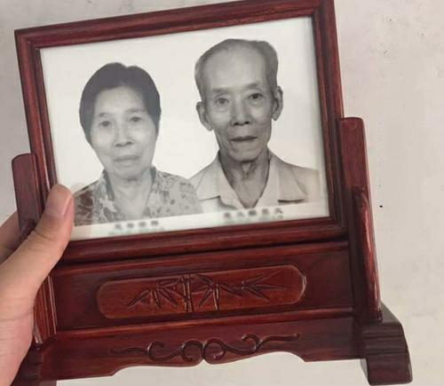 手机不能留有已故的人照片