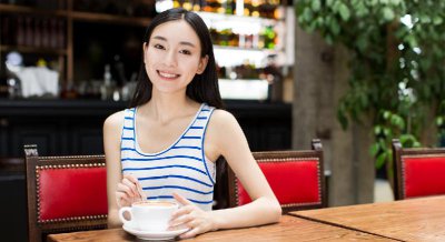 主动聊天第一句说什么 怎么跟女生聊天的开场白