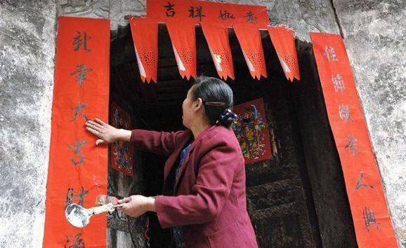 一年不能贴两次对联