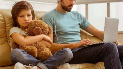 一个缺少父爱的男孩性格缺陷 男生缺少父爱性格特征