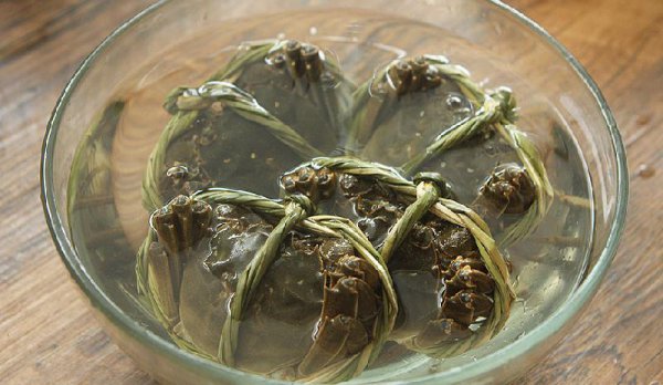 大闸蟹冷水蒸还是开水蒸好