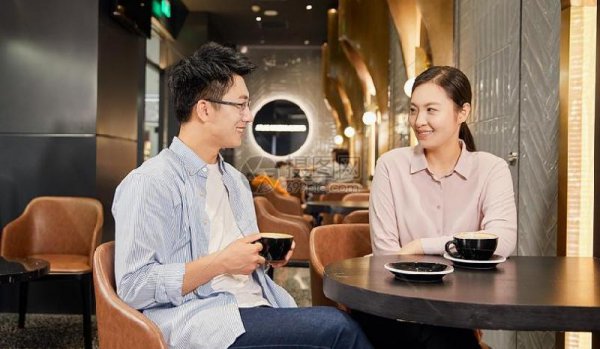 怎么与女生聊天不尴尬