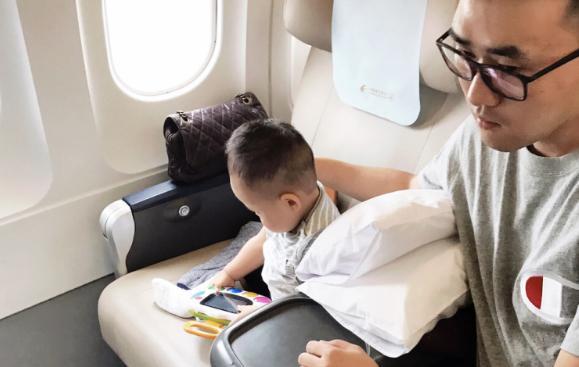 孩子多大可以坐飞机不会有影响