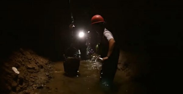 吐鲁番坎儿井干涸的原因