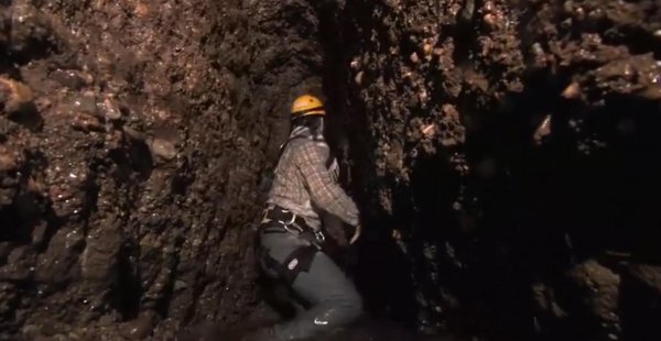 吐鲁番坎儿井干涸的原因