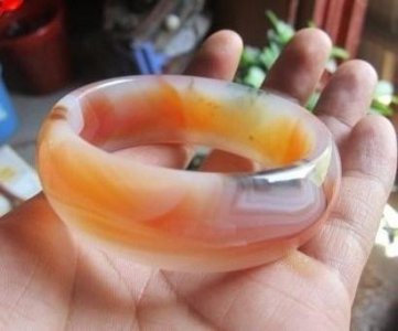 玉髓和玛瑙的区别和价格 哪个价格更高价值更贵