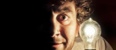 第一个灯泡的发明者是谁 最早发明灯泡的科学家是谁