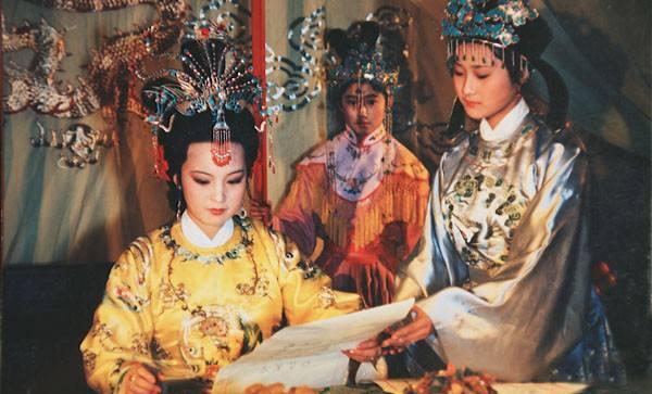 贾元春为什么失宠