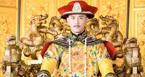 努尔哈赤传位给皇太极还是多尔衮