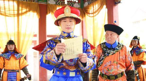 张廷玉相当于现在什么官职